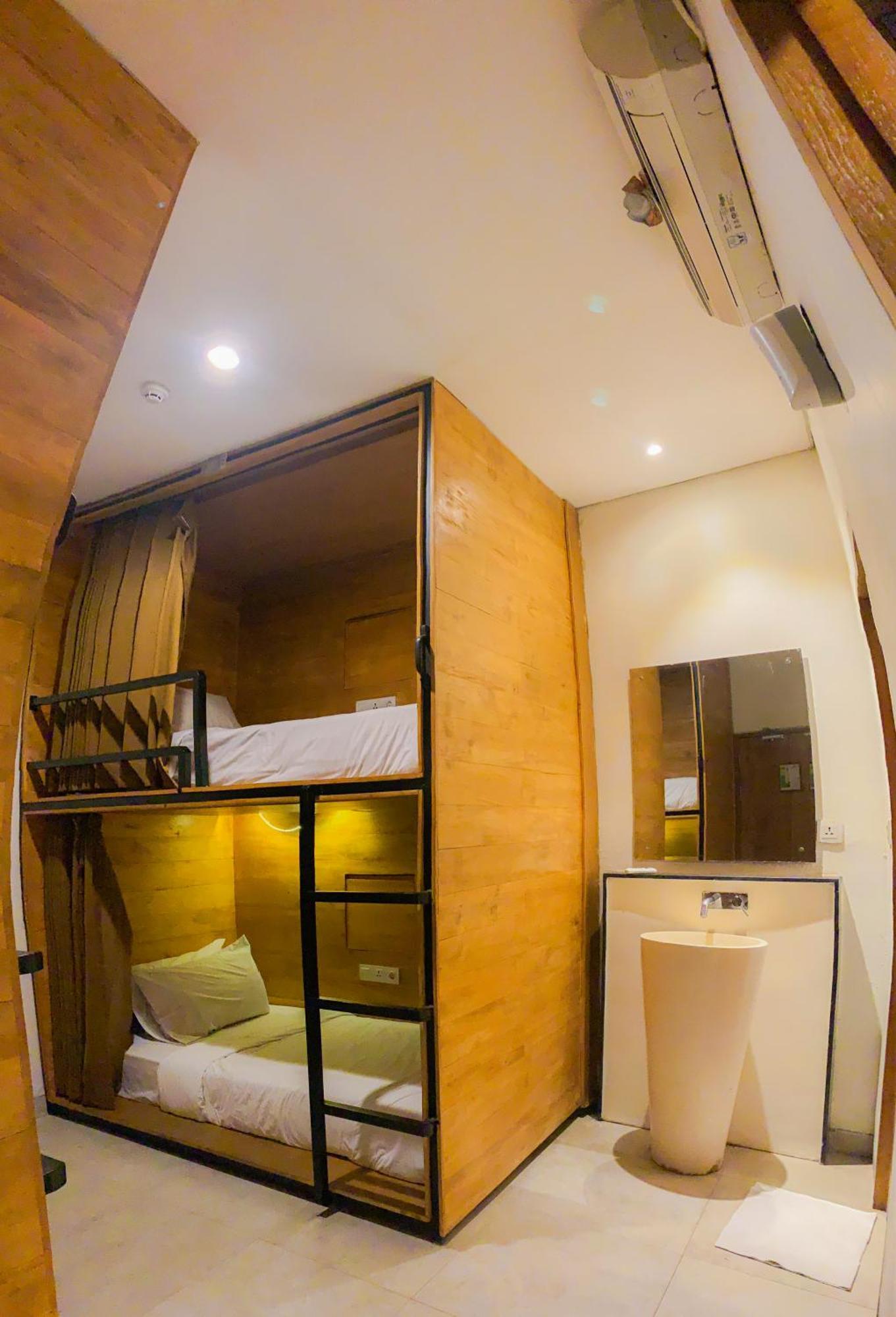 Dbeds Kuta Beach Exterior photo